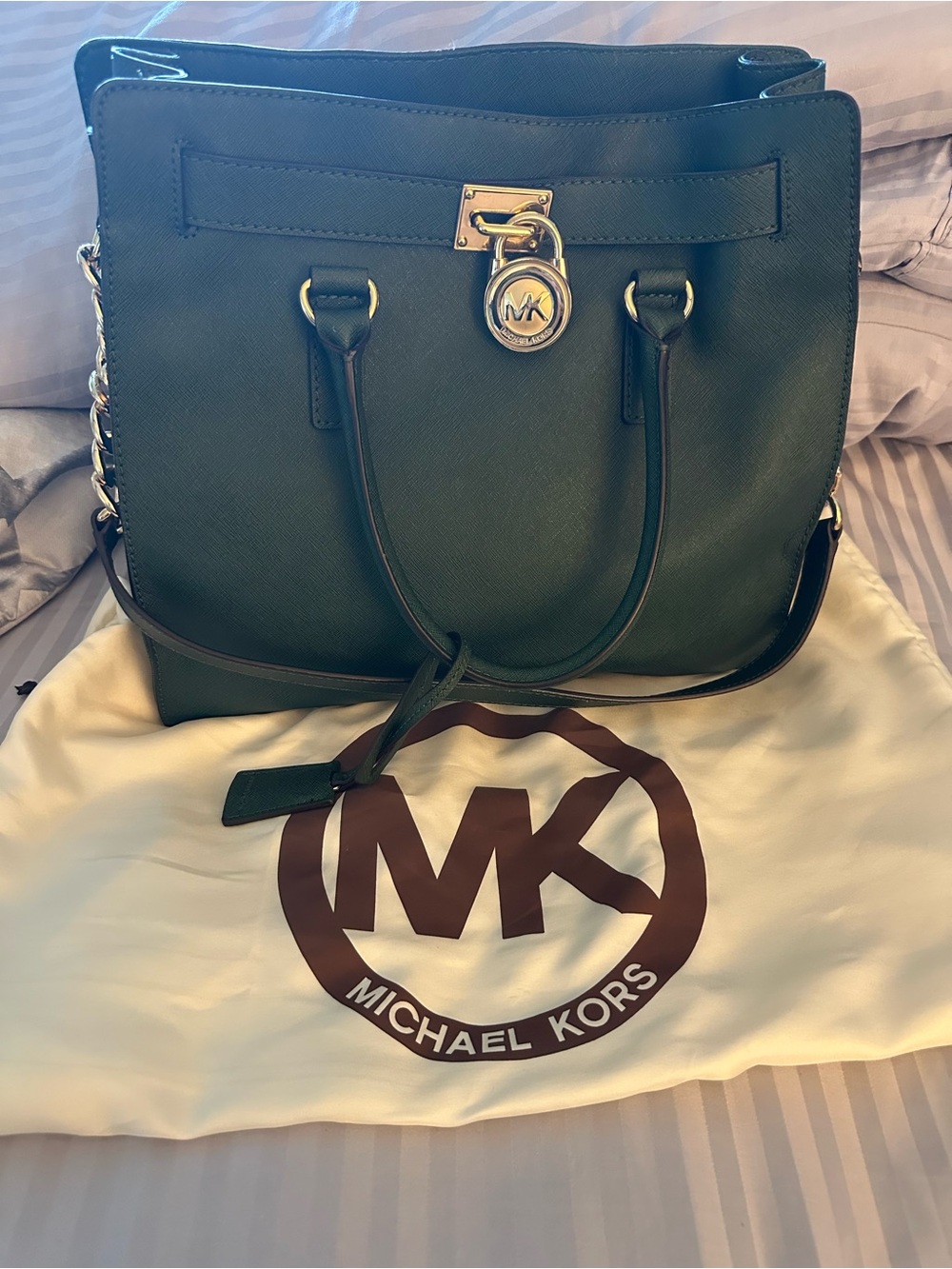 Michael Kors Emerald Green Saffiano Tote with Gold Hardware - Picture 9 of 9
